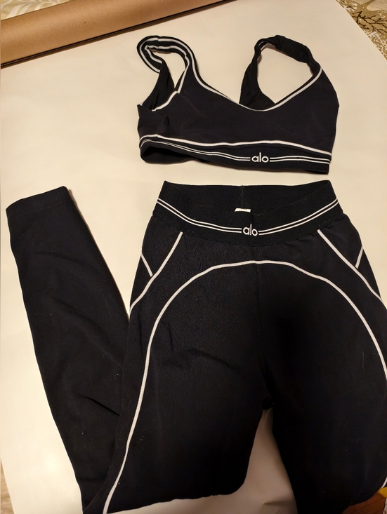 ALO Yoga Pants - ALO Yoga Set